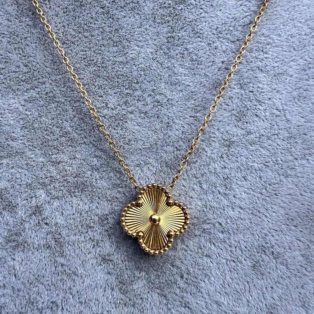 Elegant Gold Clover Pendant Necklace